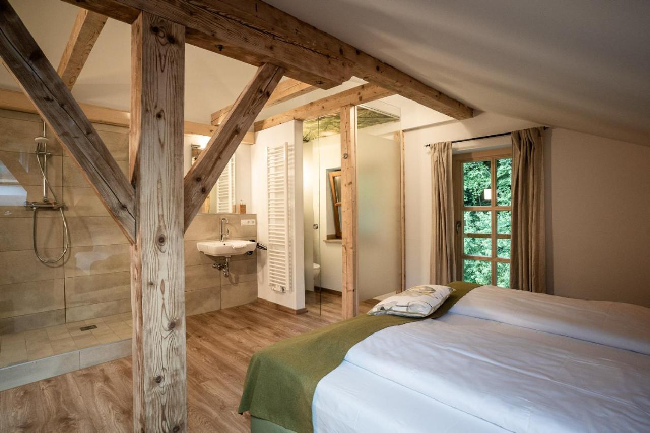 Forstgut - Premium Waldchalets Und Lodge Suiten Regen Exterior photo
